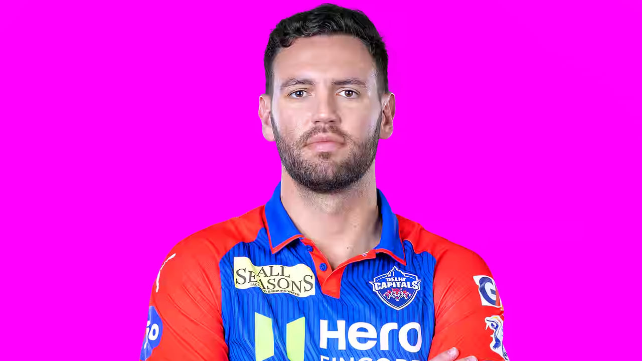 ಡೊನೊವನ್ ಫೆರೀರಾ: ಡೆಲ್ಲಿ ಕ್ಯಾಪಿಟಲ್ಸ್‌ ತಂಡದಲ್ಲಿದ್ದ ಸೌತ್ ಆಫ್ರಿಕಾದ ಸ್ಫೋಟಕ ದಾಂಡಿಗ ಡೊನೊವನ್ ಅವರನ್ನು ರಾಜಸ್ಥಾನ ರಾಯಲ್ಸ್‌ 1 ಕೋಟಿ ರೂ.ಗೆ ಖರೀದಿಸಿದೆ. ಅದರಂತೆ ಡೊನೊವನ್ ಫೆರೀರಾ ಮುಂದಿನ ಸೀಸನ್​ನಲ್ಲಿ ಆರ್​ಆರ್ ಪರ ಕಣಕ್ಕಿಳಿಯಲಿದ್ದಾರೆ.