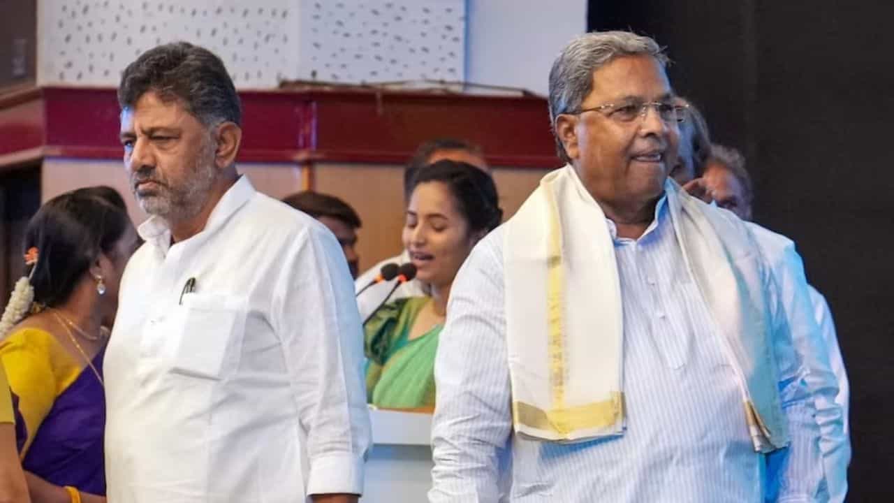 ಪಟ್ಟಕ್ಕಾಗಿ ಫೈಟ್​​: ಡಿಕೆಶಿ ಅಸ್ತ್ರಕ್ಕೆ ಸಿದ್ದರಾಮಯ್ಯ ಬಣದಿಂದ 'ಅಹಿಂದ' ಬ್ರಹ್ಮಾಸ್ತ್ರ