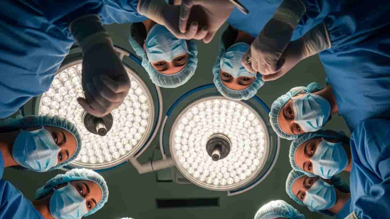 30 ವರ್ಷದ ಹಿಂದೆ ನುಂಗಿದ್ದ ಲೈಟರ್ನ್ನು ಕಾಂಡೋಮ್ನಿಂದ ಹೊರತೆಗೆದ ವೈದ್ಯರು: ಅಚ್ಚರಿ ಅನ್ನಿಸಿದರೂ ಸತ್ಯ!