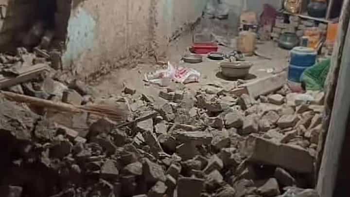 Afghanistan Earthquake: ಅಫ್ಘಾನಿಸ್ತಾನದಲ್ಲಿ 6.3 ತೀವ್ರತೆಯ ಪ್ರಬಲ ಭೂಕಂಪ, 7 ಮಂದಿ ಸಾವು, ಮನೆಗಳು ನೆಲಸಮ Afghanistan Earthquake: ಅಫ್ಘಾನಿಸ್ತಾನದಲ್ಲಿ 6.3 ತೀವ್ರತೆಯ ಪ್ರಬಲ ಭೂಕಂಪ, 7 ಮಂದಿ ಸಾವು, ಮನೆಗಳು ನೆಲಸಮ