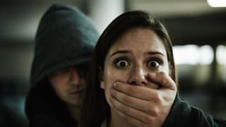 Video: ಸೀರೆಯುಟ್ಟ ಭಾರತೀಯ ನಾರಿಯೊಂದಿಗೆ ಸೆಲ್ಫಿ ಕ್ಲಿಕಿಸಿಕೊಂಡ ವಿದೇಶಿಗರು