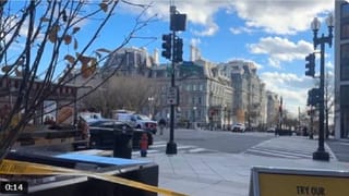 Video: ಉತ್ತರ ಪ್ರದೇಶದಲ್ಲಿ ರೈಲ್ವೆ ಹಳಿಯ ಮೇಲೆ ಉರುಳಿ ಬಿದ್ದ ಟ್ರಕ್, ಸ್ವಲ್ಪದರಲ್ಲೇ ತಪ್ಪಿದ ಅನಾಹುತ