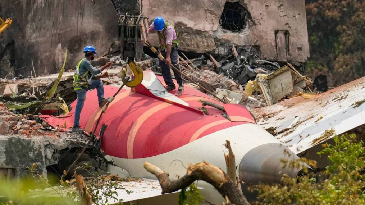 ಏರ್ ಇಂಡಿಯಾ ಅಪಘಾತ, ನಿಮ್ಮ ಮಗನದ್ದು ತಪ್ಪು ಎಂದರೆ ಭಾರತದಲ್ಲಿ ಯಾರೂ ನಂಬುವುದಿಲ್ಲ, ಪೈಲಟ್ ತಂದೆಗೆ ಸುಪ್ರೀಂ ಸಾಂತ್ವನ