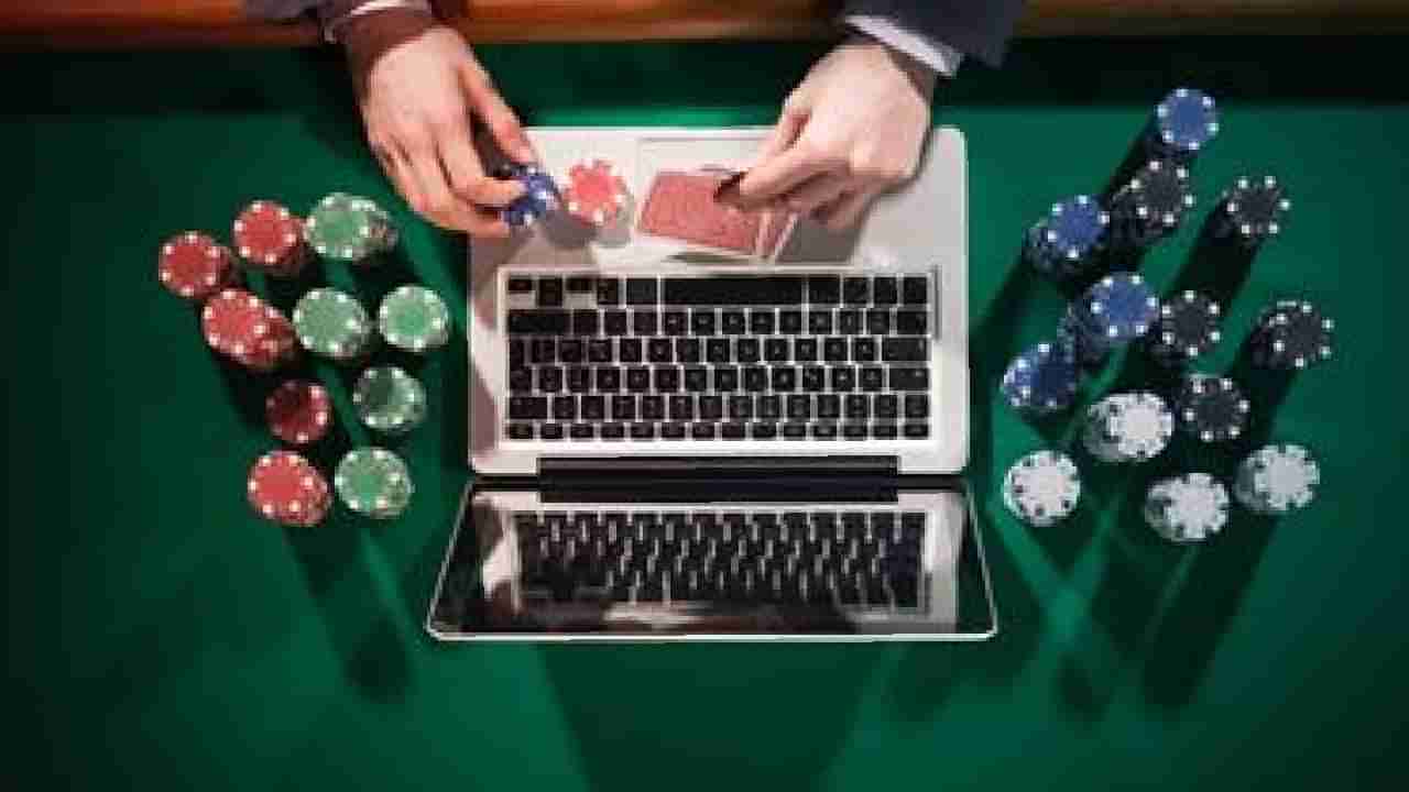 ಹೆಂಡತಿಯನ್ನೇ ಅಡವಿಟ್ಟು ಸೋತ ವ್ಯಕ್ತಿ, ಆಕೆಯ ಮೇಲೆ ಮಾವ, ಮೈದುನ ಸೇರಿ 8 ಜನರಿಂದ ಅತ್ಯಾಚಾರ