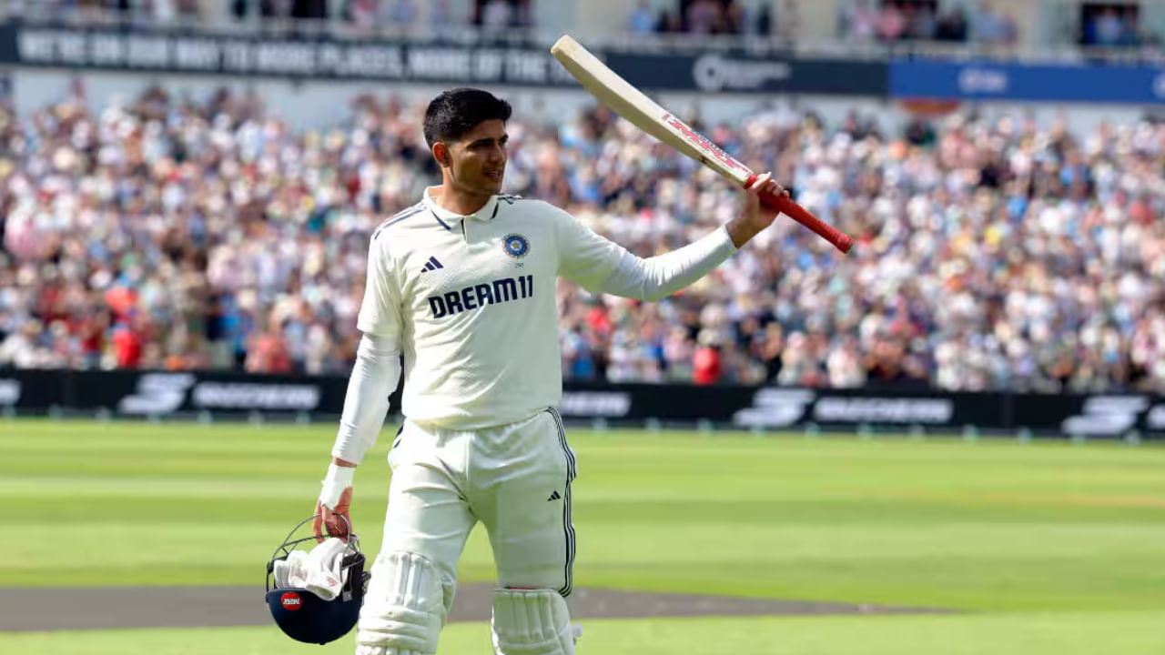 ನಾಯಕ ಶುಭ್​​​ಮನ್ ಗಿಲ್ ಈ ವರ್ಷ ಐದು ಶತಕ ಮತ್ತು ಒಂದು ಅರ್ಧಶತಕ ಗಳಿಸಿದ್ದಾರೆ. ಅವರು 69.92 ಸರಾಸರಿ ಮತ್ತು 63.57 ಸ್ಟ್ರೈಕ್ ರೇಟ್‌ನಲ್ಲಿ ರನ್ ಗಳಿಸಿದ್ದಾರೆ. ಇದೀಗ ಟೆಸ್ಟ್‌ನಲ್ಲಿ 1000 ರನ್ ಪೂರ್ಣಗೊಳಿಸಲು ಶುಭಮನ್ ಗಿಲ್‌ಗೆ ಕೇವಲ 21 ರನ್‌ಗಳು ಬೇಕಾಗಿವೆ. 
