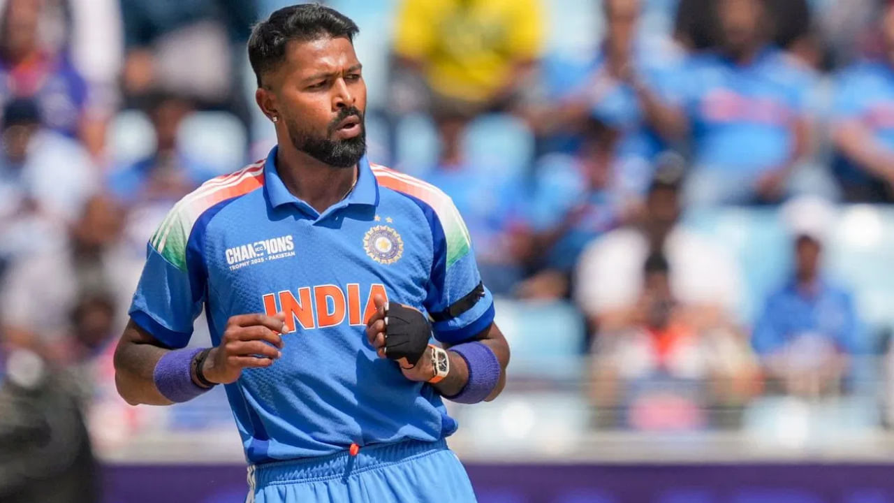 2025 ರ ಏಷ್ಯಾಕಪ್ನಲ್ಲಿ ಶ್ರೀಲಂಕಾ ವಿರುದ್ಧದ ಪಂದ್ಯದ ವೇಳೆ ಹಾರ್ದಿಕ್ ಪಾಂಡ್ಯ ಎಡ ಕ್ವಾಡ್ರೈಸ್ಪ್ಸ್ ಗಾಯಕ್ಕೆ ತುತ್ತಾಗಿದ್ದರು. ಇದರಿಂದಾಗಿ ಅವರು ಪಾಕಿಸ್ತಾನ ವಿರುದ್ಧದ ಏಷ್ಯಾಕಪ್ ಫೈನಲ್ನಲ್ಲಿ ಆಡಲಾಗಲಿಲ್ಲ. ಗಾಯದಿಂದಾಗಿ ತಂಡದಿಂದ ಹೊರಬಿದ್ದ ನಂತರ ಬೆಂಗಳೂರಿನಲ್ಲಿರುವ ಬಿಸಿಸಿಐ ಸೆಂಟರ್ ಆಫ್ ಎಕ್ಸಲೆನ್ಸ್ಗೆ ಬಂದಿದ್ದ ಪಾಂಡ್ಯ, ಕಠಿಣ ತರಬೇತಿ ಪಡೆಯುತ್ತಿದ್ದು, ಫಿಟ್ನೆಸ್ ಪರೀಕ್ಷೆಗೆ ಒಳಗಾಗಲಿದ್ದಾರೆ.