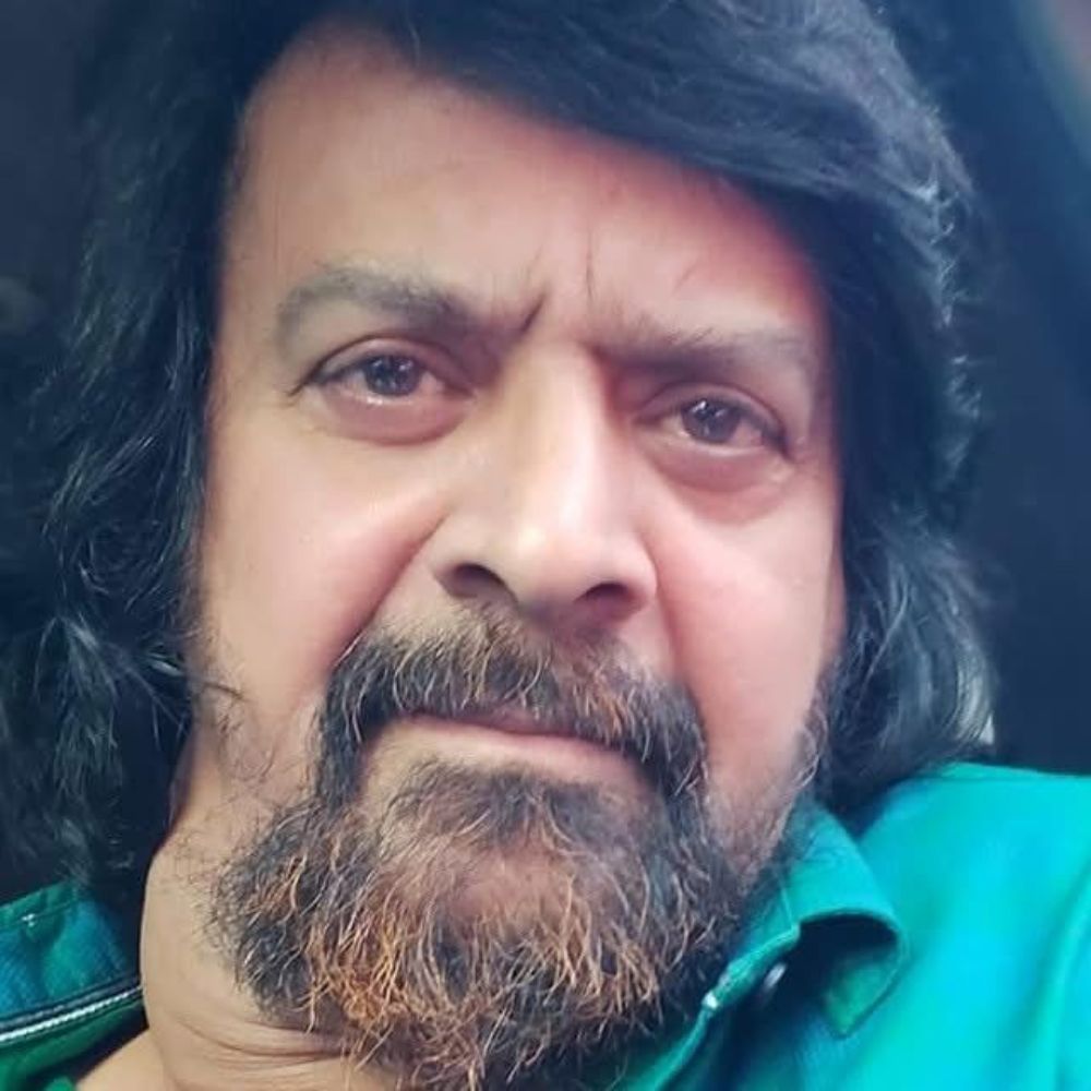 ಅಂದಹಾಗೆ ಹರೀಶ್ ರಾಯ್ ಅವರು ಚಿತ್ರರಂಗಕ್ಕೆ ಬರುವ ಮುಂಚೆಯೇ ಕೊಲೆ ಪ್ರಕರಣದ ಆರೋಪಿ ಆಗಿದ್ದರು. ಮಾತ್ರವಲ್ಲ ಕೊಲೆ ಪ್ರಕರಣದಲ್ಲಿ ಅಪರಾಧಿ ಎಂದು ತೀರ್ಪು ಬಂದು ಶಿಕ್ಷೆ ಸಹ ಆಗಿತ್ತು ಹರೀಶ್ ರಾಯ್ ಅವರಿಗೆ. ಈ ಪ್ರಕರಣದ ಬಗ್ಗೆ ಹಿಂದೊಮ್ಮೆ ಅವರೇ ಹೇಳಿಕೊಂಡಿದ್ದರು.