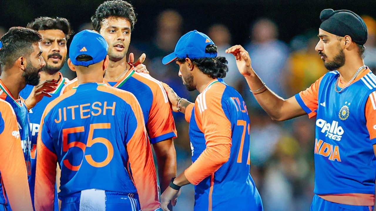 ನಾಲ್ಕನೇ ಮತ್ತು ಐದನೇ ಟಿ20 ಪಂದ್ಯಗಳಿಗೆ ಭಾರತ ತಂಡ: ಸೂರ್ಯಕುಮಾರ್ ಯಾದವ್, ಅಭಿಷೇಕ್ ಶರ್ಮಾ, ಶುಭ್ಮನ್ ಗಿಲ್, ತಿಲಕ್ ವರ್ಮಾ, ನಿತೀಶ್ ಕುಮಾರ್ ರೆಡ್ಡಿ, ಶಿವಂ ದುಬೆ, ಅಕ್ಷರ್ ಪಟೇಲ್, ಜಿತೇಶ್ ಶರ್ಮಾ, ವರುಣ್ ಚಕ್ರವರ್ತಿ, ಜಸ್ಪ್ರೀತ್ ಬುಮ್ರಾ, ಅರ್ಷದೀಪ್ ಸಿಂಗ್, ಹರ್ಷಿತ್ ರಾಣಾ, ಸಂಜು ಸ್ಯಾಮ್ಸನ್, ರಿಂಕು ಸಿಂಗ್ ಮತ್ತು ವಾಷಿಂಗ್ಟನ್ ಸುಂದರ್.