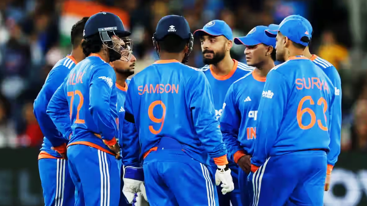 ಇನ್ನು ಈ ಪಂದ್ಯಕ್ಕಾಗಿ ಟೀಮ್ ಇಂಡಿಯಾ ತನ್ನ ಆಡುವ ಬಳಗದಲ್ಲಿ 3 ಬದಲಾವಣೆ ಮಾಡಿಕೊಂಡಿದೆ. ಅದರಂತೆ ಕಳೆದ ಎರಡು ಪಂದ್ಯಗಳಲ್ಲಿ ಹೊರಗುಳಿದಿದ್ದ ಎಡಗೈ ವೇಗಿ ಅರ್ಷದೀಪ್ ಸಿಂಗ್ ಪ್ಲೇಯಿಂಗ್ ಇಲೆವೆನ್ನಲ್ಲಿ ಸ್ಥಾನ ಪಡೆದಿದ್ದಾರೆ. ಹಾಗೆಯೇ ವಿಕೆಟ್ ಕೀಪರ್ ಬ್ಯಾಟರ್ ಜಿತೇಶ್ ಶರ್ಮಾ ಹಾಗೂ ವಾಷಿಂಗ್ಟನ್ ಸುಂದರ್ ಕೂಡ ಆಡುವ ಬಳಗದಲ್ಲಿ ಕಾಣಿಸಿಕೊಂಡಿದ್ದಾರೆ.