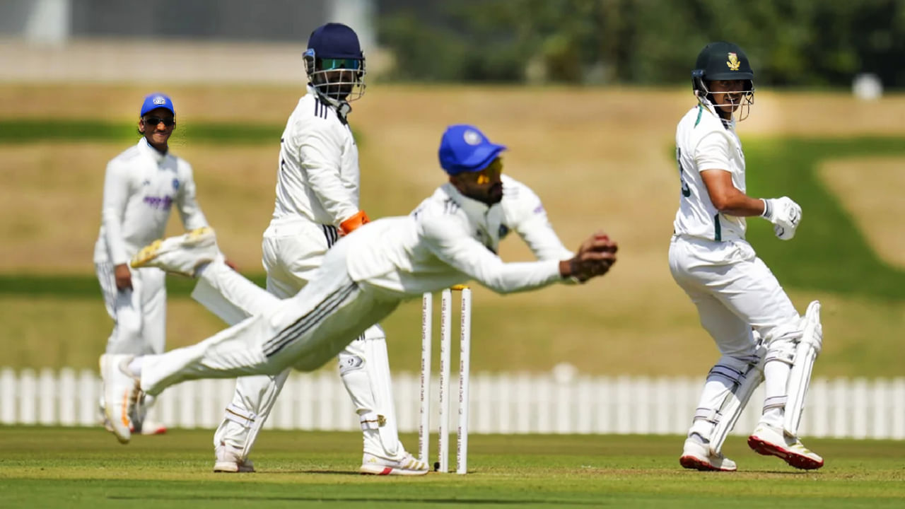 ಸೌತ್ ಆಫ್ರಿಕಾ ವಿರುದ್ಧ ಅಲ್ಪ ಮೊತ್ತಕ್ಕೆ ಕುಸಿದ ಟೀಮ್ ಇಂಡಿಯಾ ಸೌತ್ ಆಫ್ರಿಕಾ ವಿರುದ್ಧ ಅಲ್ಪ ಮೊತ್ತಕ್ಕೆ ಕುಸಿದ ಟೀಮ್ ಇಂಡಿಯಾ