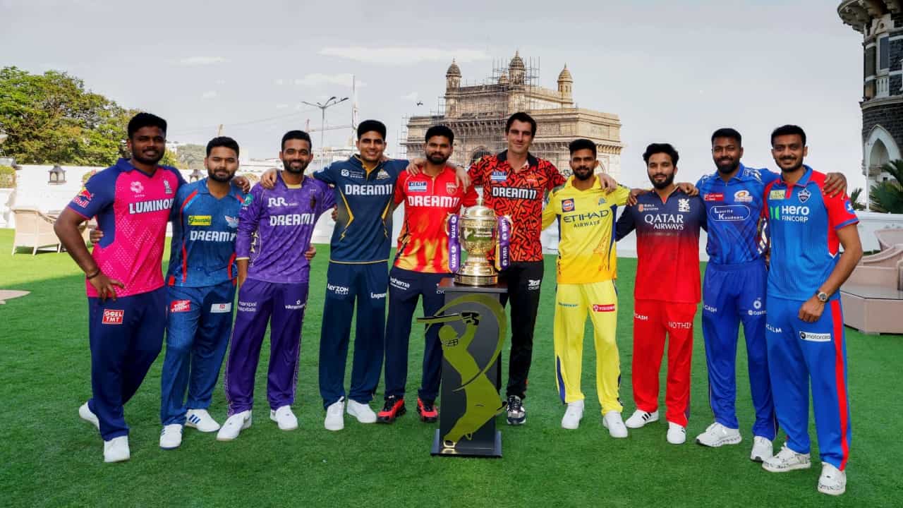ಐಪಿಎಲ್ 2026 ರ ಹರಾಜಿಗೂ ಮೊದಲು ಎಲ್ಲಾ ತಂಡಗಳು ತಾವು ಉಳಿಸಿಕೊಂಡ ಹಾಗೂ ಬಿಡುಗಡೆ ಮಾಡಿದ ಆಟಗಾರರ ಪಟ್ಟಿಯನ್ನು ಪ್ರಕಟಿಸಬೇಕಾಗುತ್ತದೆ. ಇದಕ್ಕೆ ಕೊನೆಯ ದಿನಾಂಕ ನವೆಂಬರ್ 15 ಆಗಿದೆ. ಇದಕ್ಕೂ ಮೊದಲು, ಕೆಲವು ಫ್ರಾಂಚೈಸಿಗಳು ಟ್ರೇಡಿಂಗ್ ವಿಂಡೋದಡಿಯಲ್ಲಿ ಇತರ ತಂಡಗಳಲ್ಲಿರುವ ಕೆಲವು ಆಟಗಾರರನ್ನು ತಮ್ಮ ತಂಡಕ್ಕೆ ಸೇರಿಸಿಕೊಳ್ಳಲು ಪ್ರಯತ್ನಿಸುತ್ತಿವೆ.