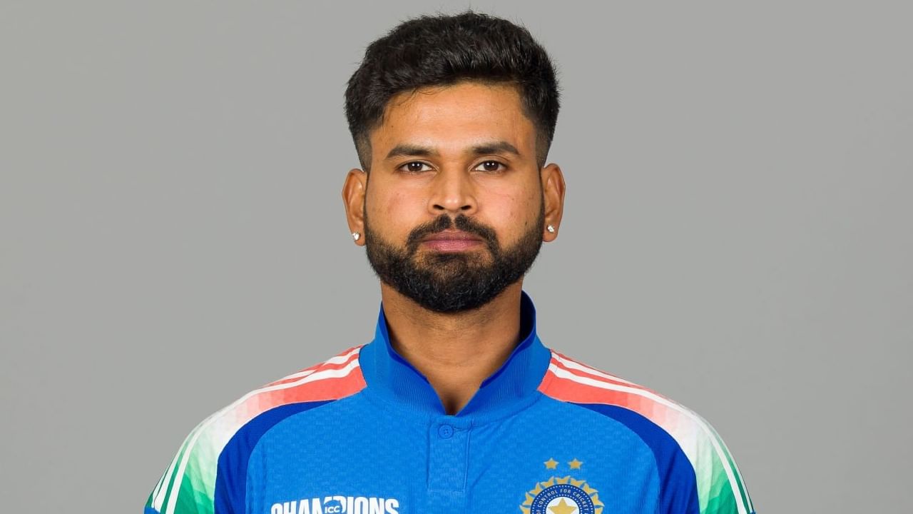 ಶ್ರೇಯಸ್ ಅಯ್ಯರ್: ಭಾರತ ಏಕದಿನ ತಂಡದ ಉಪನಾಯಕ ಶ್ರೇಯಸ್ ಅಯ್ಯರ್ ಆಸ್ಟ್ರೇಲಿಯಾ ವಿರುದ್ಧದ ಸರಣಿ ವೇಳೆ ಗಾಯಗೊಂಡಿದ್ದರು. ಒಂದು ವೇಳೆ ನವೆಂಬರ್ 30 ರೊಳಗೆ ಅವರು ಸಂಪೂರ್ಣ ಫಿಟ್​ನೆಸ್ ಸಾಧಿಸಿ ತಂಡಕ್ಕೆ ಮರಳಿದರೆ, ಸೌತ್ ಆಫ್ರಿಕಾ ವಿರುದ್ಧದ ಸರಣಿಯಲ್ಲಿ ನಾಯಕನಾಗಿ ಕಣಕ್ಕಿಳಿಯಲಿದ್ದಾರೆ.