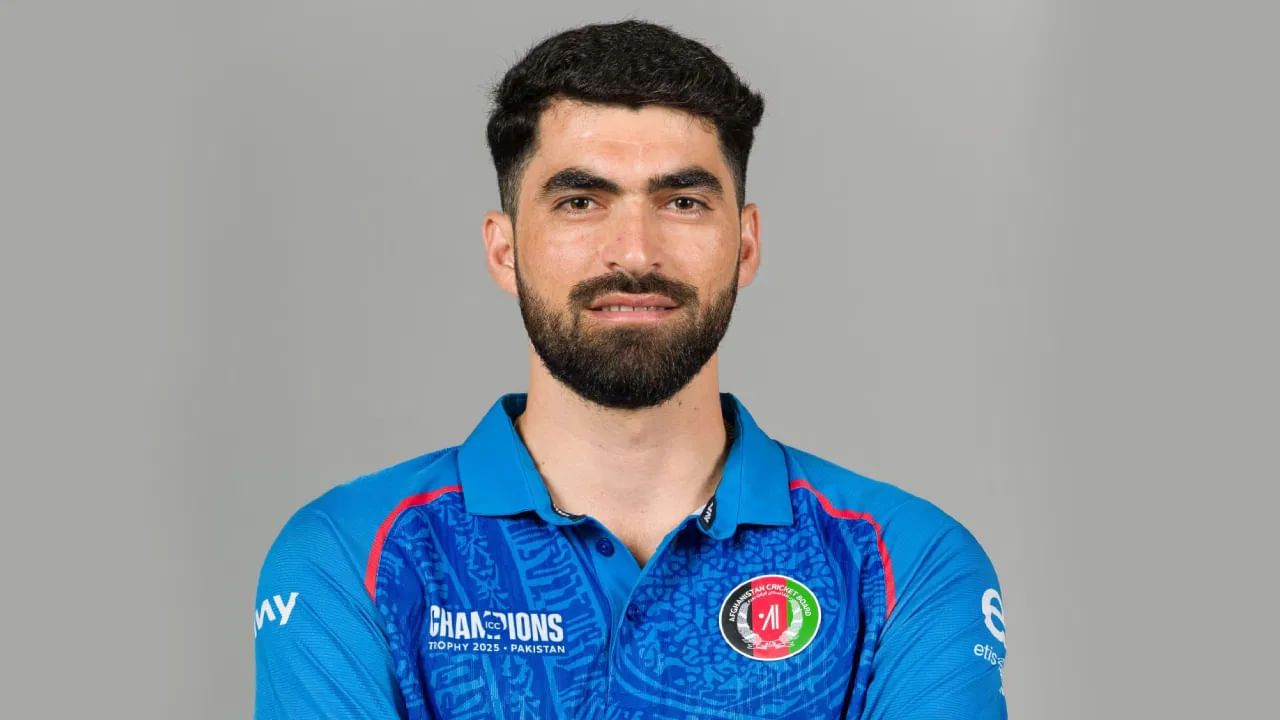 ಮೂರನೇ ಸ್ಥಾನದಲ್ಲಿ ಅಫ್ಘಾನಿಸ್ತಾನದ ಯುವ ದಾಂಡಿಗ ಇಬ್ರಾಹಿಂ ಝದ್ರಾನ್ ಕಾಣಿಸಿಕೊಂಡಿದ್ದಾರೆ. ಬಾಂಗ್ಲಾದೇಶ್ ವಿರುದ್ಧದ ಸರಣಿಯಲ್ಲಿ ಭರ್ಜರಿ ಬ್ಯಾಟಿಂಗ್ ಪ್ರದರ್ಶಿಸಿದ್ದ ಝದ್ರಾನ್ ಒಟ್ಟು 764 ಅಂಕಗಳೊಂದಿಗೆ ಐಸಿಸಿಯ ನೂತನ ಶ್ರೇಯಾಂಕ ಪಟ್ಟಿಯಲ್ಲಿ ಮೂರನೇ ಸ್ಥಾನ ಪಡೆದಿದ್ದಾರೆ.