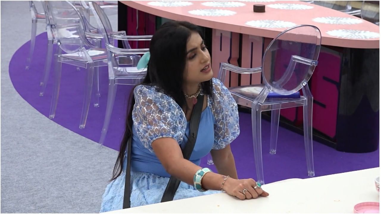 ಅಶ್ವಿನಿ ಜೊತೆ ಸೇರಿ ಮತ್ತೆ ಮೊದಲಿನ ಫಾರ್ಮ್ಗೆ ಮರಳಿದ ಜಾನ್ವಿ; ಗಿಲ್ಲಿ ಛೀಮಾರಿ ಅಶ್ವಿನಿ ಜೊತೆ ಸೇರಿ ಮತ್ತೆ ಮೊದಲಿನ ಫಾರ್ಮ್ಗೆ ಮರಳಿದ ಜಾನ್ವಿ; ಗಿಲ್ಲಿ ಛೀಮಾರಿ