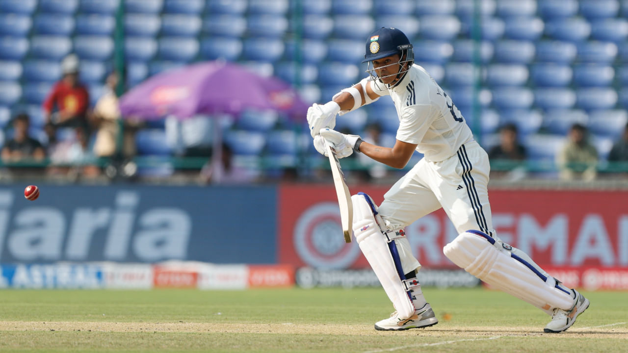 ರಾಜಸ್ಥಾನ ವಿರುದ್ಧದ ರಣಜಿ ಟ್ರೋಫಿ ಪಂದ್ಯದಲ್ಲಿ ಯಶಸ್ವಿ ಜೈಸ್ವಾಲ್ 120 ಎಸೆತಗಳಲ್ಲಿ 11 ಬೌಂಡರಿಗಳ ಸಹಿತ ತಮ್ಮ ಶತಕ ಪೂರೈಸಿದರು. ಇದರೊಂದಿಗೆ ನಾಲ್ಕು ರೆಡ್-ಬಾಲ್ ಇನ್ನಿಂಗ್ಸ್ಗಳಲ್ಲಿ ಜೈಸ್ವಾಲ್ ಎರಡು ಶತಕಗಳು ಸೇರಿದಂತೆ ಮೂರು ಅರ್ಧಶತಕಗಳನ್ನು ಬಾರಿಸಿದ್ದಾರೆ. ರಾಜಸ್ಥಾನ ವಿರುದ್ಧದ ಅವರ ರಣಜಿ ಟ್ರೋಫಿ ಶತಕವು ಅವರ ವೃತ್ತಿಜೀವನದ 17 ನೇ ಪ್ರಥಮ ದರ್ಜೆ ಶತಕವಾಗಿದೆ.