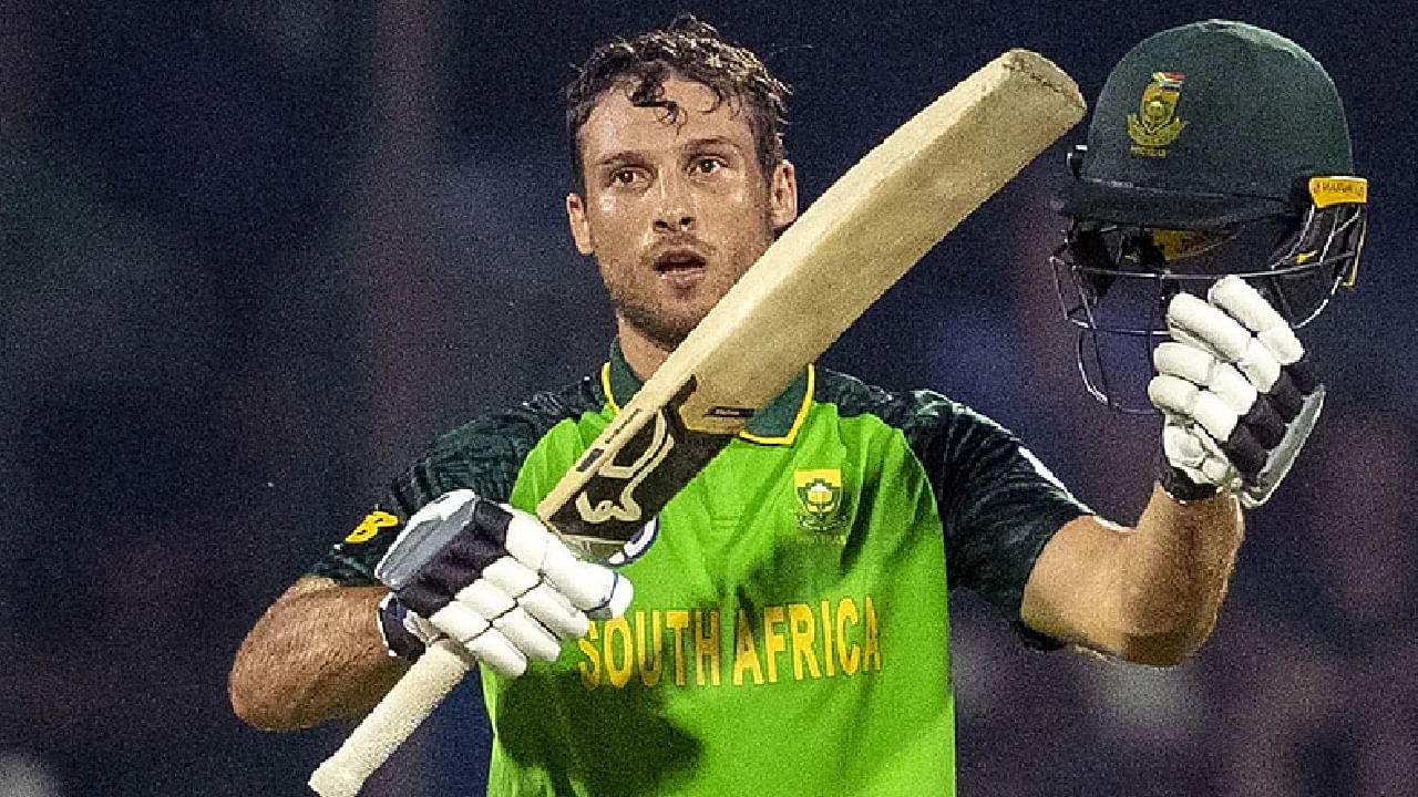 ಇದಕ್ಕೂ ಮುನ್ನ ಈ ಭರ್ಜರಿ ದಾಖಲೆ ಸೌತ್ ಆಫ್ರಿಕಾದ ಜಾನ್ನೆಮನ್ ಮಲಾನ್ ಹೆಸರಿನಲ್ಲಿತ್ತು. ಸೌತ್ ಆಫ್ರಿಕಾ ಪರ ಆಡಿದ ಮೊದಲ ಏಳು ಏಕದಿನ ಇನಿಂಗ್ಸ್ಗಳ ಮೂಲಕ ಮಲಾನ್ ಒಟ್ಟು 506 ರನ್ ಬಾರಿಸಿದ್ದರು. ಈ ಮೂಲಕ ಏಕದಿನ ಕ್ರಿಕೆಟ್ ಇತಿಹಾಸದಲ್ಲೇ ಮೊದಲ 7 ಪಂದ್ಯಗಳಲ್ಲಿ 500 ಕ್ಕೂ ಅಧಿಕ ರನ್ ಕಲೆಹಾಕಿದ ವಿಶ್ವದ ಏಕೈಕ ಬ್ಯಾಟರ್ ಎನಿಸಿಕೊಂಡಿದ್ದರು.