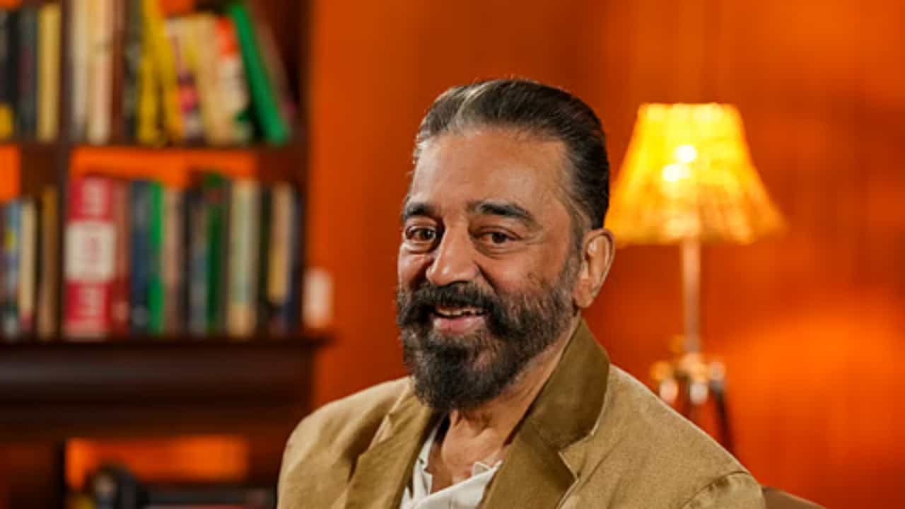 71ನೇ ವಯಸ್ಸಿನಲ್ಲೂ ಸಖತ್ ಫಿಟ್ ಆಗಿದ್ದಾರೆ ಕಮಲ್ ಹಾಸನ್; ಆರೋಗ್ಯದ ಗುಟ್ಟೇನು? 71ನೇ ವಯಸ್ಸಿನಲ್ಲೂ ಸಖತ್ ಫಿಟ್ ಆಗಿದ್ದಾರೆ ಕಮಲ್ ಹಾಸನ್; ಆರೋಗ್ಯದ ಗುಟ್ಟೇನು?