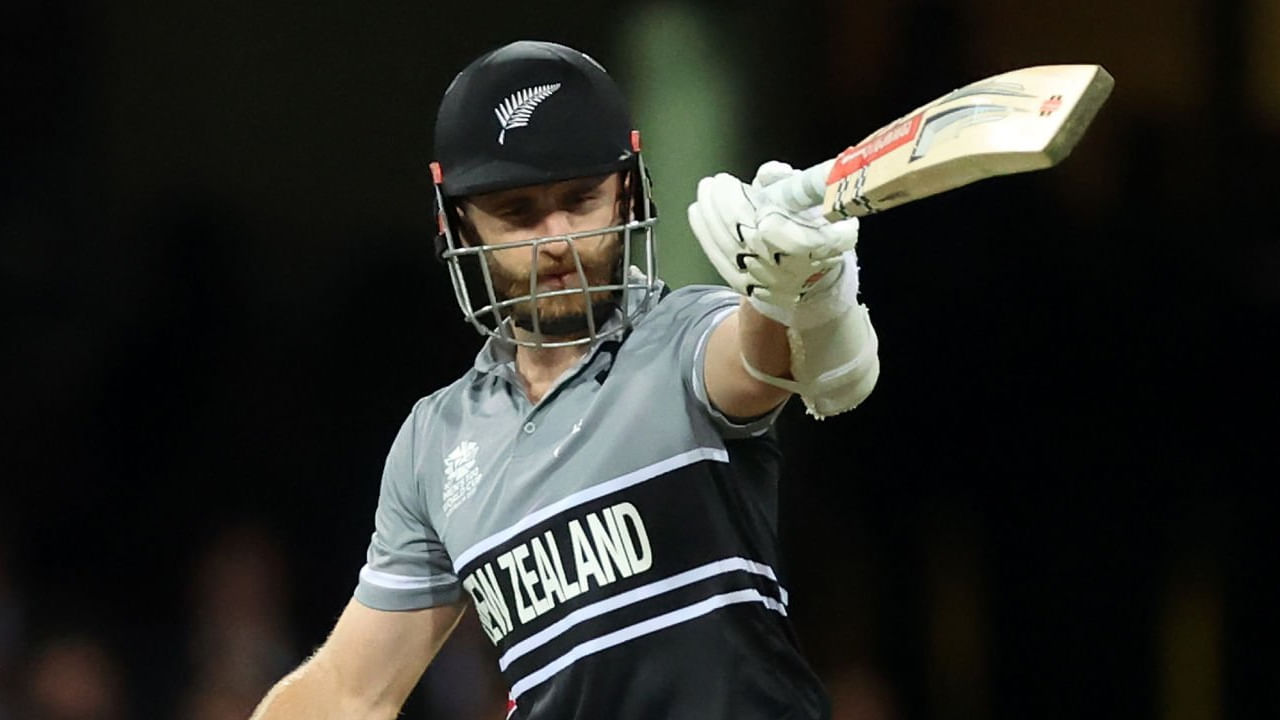 ಇನ್ನು ನ್ಯೂಝಿಲೆಂಡ್ ಪರ 93 ಟಿ20 ಪಂದ್ಯಗಳನ್ನಾಡಿರುವ ಕೇನ್ ವಿಲಿಯಮ್ಸನ್ 90 ಇನಿಂಗ್ಸ್ಗಳಲ್ಲಿ ಬ್ಯಾಟ್ ಬೀಸಿದ್ದಾರೆ. ಈ ವೇಳೆ 18 ಅರ್ಧಶತಕಗಳೊಂದಿಗೆ ಒಟ್ಟು 2575 ರನ್ ಕಲೆಹಾಕಿದ್ದಾರೆ. ಇದರ ನಡುವೆ ವಿಲಿಯಮ್ಸನ್ ಬ್ಯಾಟ್ನಿಂದ 58 ಸಿಕ್ಸ್ ಹಾಗೂ 245 ಫೋರ್ಗಳು ಮೂಡಿಬಂದಿದ್ದವು. ಇದೀಗ ತಮ್ಮ 35ನೇ ವಯಸ್ಸಿನಲ್ಲಿ ಟಿ20 ಅಂತಾರಾಷ್ಟ್ರೀಯ ಕ್ರಿಕೆಟ್ಗೆ ಗುಡ್ ಬೈ ಹೇಳಿದ್ದಾರೆ.
