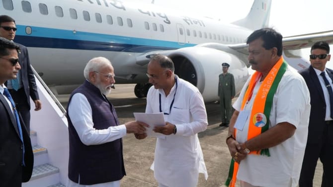 ಮೋದಿ ಸ್ವಾಗತ ವೇಳೆ ಸಚಿವ ದಿನೇಶ್ ಗುಂಡೂರಾವ್ ಕೊಟ್ಟ ಪತ್ರದಲ್ಲೇನಿದೆ?