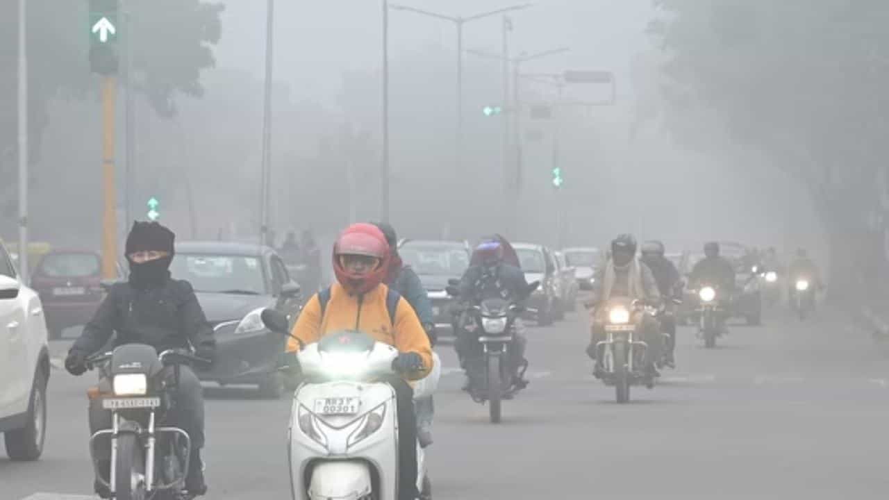 Karnataka Weather Today: ರಾಜ್ಯದಲ್ಲಿ ಮುಂದುವರೆದ ಒಣ ಹವೆಯ ವಾತಾವರಣ Karnataka Weather Today: ರಾಜ್ಯದಲ್ಲಿ ಮುಂದುವರೆದ ಒಣ ಹವೆಯ ವಾತಾವರಣ