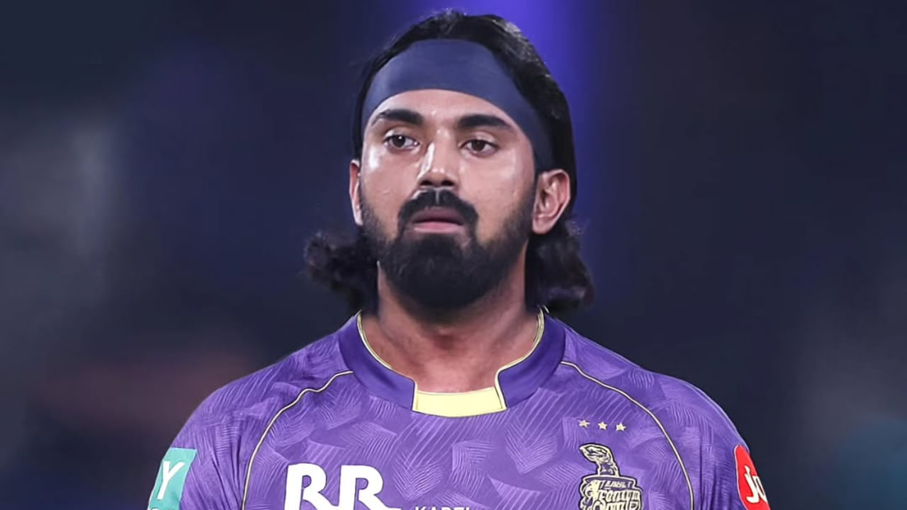 ಕೆಎಲ್ ರಾಹುಲ್ ಅವರನ್ನು ಖರೀದಿಸಿದರೆ, ಕೆಕೆಆರ್ ತಂಡದ ಆರಂಭಿಕನ ಸಮಸ್ಯೆ, ವಿಕೆಟ್ ಕೀಪರ್ ಸಮಸ್ಯೆ ಹಾಗೂ ನಾಯಕನ ಸಮಸ್ಯೆ ದೂರವಾಗಲಿದೆ. ಹೀಗಾಗಿಯೇ ಡೆಲ್ಲಿ ಕ್ಯಾಪಿಟಲ್ಸ್ ಜೊತೆ ಡೀಲ್ ಕುದುರಿಸಿಕೊಳ್ಳಲು ಕೊಲ್ಕತ್ತಾ ನೈಟ್ ರೈಡರ್ಸ್ ಫ್ರಾಂಚೈಸಿಯು ತೆರೆಮರೆಯಲ್ಲಿ ಇನ್ನಿಲ್ಲದ ಪ್ರಯತ್ನ ನಡೆಸುತ್ತಿದೆ.