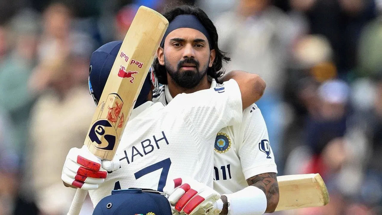 ಟೀಮ್ ಇಂಡಿಯಾ ಪರ ಈವರೆಗೆ 66 ಟೆಸ್ಟ್ ಪಂದ್ಯಗಳಲ್ಲಿ 115 ಇನಿಂಗ್ಸ್ ಆಡಿರುವ ಕೆಎಲ್ ರಾಹುಲ್ 7679* ಎಸೆತಗಳನ್ನು ಎದುರಿಸಿ ಈವರೆಗೆ 4011* ರನ್ ಕಲೆಹಾಕಿದ್ದಾರೆ. ಇದರ ನಡುವೆ 11 ಭರ್ಜರಿ ಶತಕ ಹಾಗೂ 20 ಅರ್ಧಶತಕಗಳನ್ನು ಸಹ ಬಾರಿಸಿರುವುದು ವಿಶೇಷ.