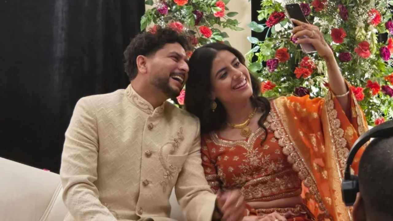 ವಾಸ್ತವವಾಗಿ ಈ ವರ್ಷದ ಆರಂಭದಲ್ಲಿಯೇ ಕುಲ್ದೀಪ್ ಯಾದವ್ ಮದುವೆಯಾಗಲಿದ್ದಾರೆ ಎಂದು ವರದಿಯಾಗಿತ್ತು, ಆದರೆ ಐಪಿಎಲ್‌ನ ಅಂತಿಮ ಹಂತದ ವಿಳಂಬದಿಂದಾಗಿ ಅವರು ವಿವಾಹವನ್ನು ಮುಂದೂಡಿದ್ದರು. ಇನ್ನು ಕುಲ್ದೀಪ್ ಯಾದವ್ ವರಿಸುತ್ತಿರುವ ವಂಶಿಕಾ, ಅವರ ಬಾಲ್ಯದ ಗೆಳತಿಯಾಗಿದ್ದು, ಪ್ರಸ್ತುತ LIC ಯಲ್ಲಿ ಕೆಲಸ ಮಾಡುತ್ತಿದ್ದಾರೆ.
