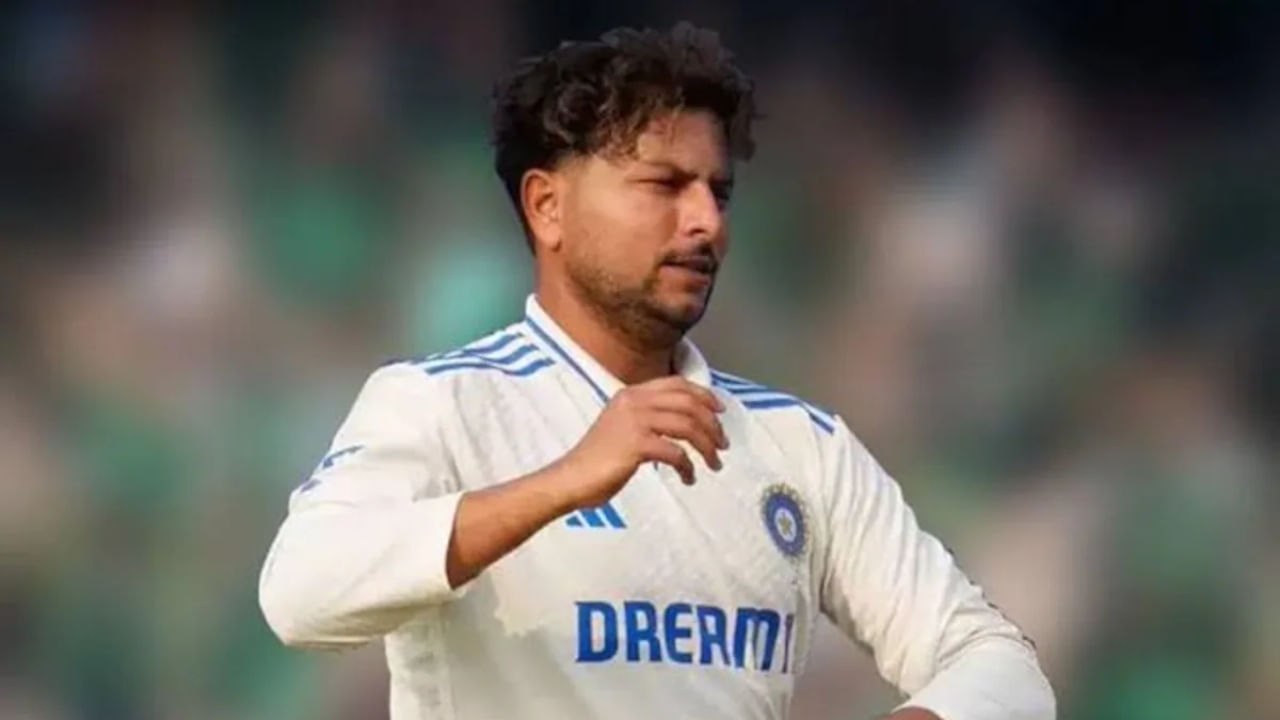 ಟೀಂ ಇಂಡಿಯಾದ ಸ್ಟಾರ್ ಸ್ಪಿನ್ನರ್ ಕುಲ್ದೀಪ್ ಯಾದವ್ ಪ್ರಸ್ತುತ ದಕ್ಷಿಣ ಆಫ್ರಿಕಾ ವಿರುದ್ಧ ತವರು ನೆಲದಲ್ಲಿ ನಡೆಯುತ್ತಿರುವ ಎರಡು ಪಂದ್ಯಗಳ ಟೆಸ್ಟ್ ಸರಣಿಯಲ್ಲಿ ಆಡುತ್ತಿದ್ದಾರೆ. ಮೊದಲ ಪಂದ್ಯ ಕೋಲ್ಕತ್ತಾದಲ್ಲಿ ನಡೆಯುತ್ತಿದ್ದು, ಇದರಲ್ಲಿ ಕುಲ್ದೀಪ್ ಅವರನ್ನು ಆಡುವ ಹನ್ನೊಂದರ ಬಳಗದಲ್ಲೂ ಆಯ್ಕೆ ಮಾಡಲಾಗಿದೆ. ಈ ಸರಣಿಯ ನಡುವೆಯೇ ಕುಲ್ದೀಪ್, ಬಿಸಿಸಿಐ ಬಳಿ ರಜೆ ಕೋರಿದ್ದಾರೆ ಎಂಬ ವರದಿಗಳು ಹೊರಬಿದ್ದಿವೆ.