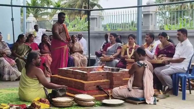 ಕುಣಿಗಲ್ ಪಟ್ಟಣದಲ್ಲಿ ‘ಡಿಕೆಶಿ ಸಿಎಂ ಆಗಲಿ’ ಎಂಬ ಪ್ಲೆಕ್ಸ್‌, ಚಂಡಿಕಾ ಹೋಮ