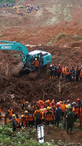 ಇಂಡೋನೇಷ್ಯಾದಲ್ಲಿ ಸಂಭವಿಸಿದ ಭೂಕುಸಿತದ ಭಯಾನಕ ವಿಡಿಯೋ