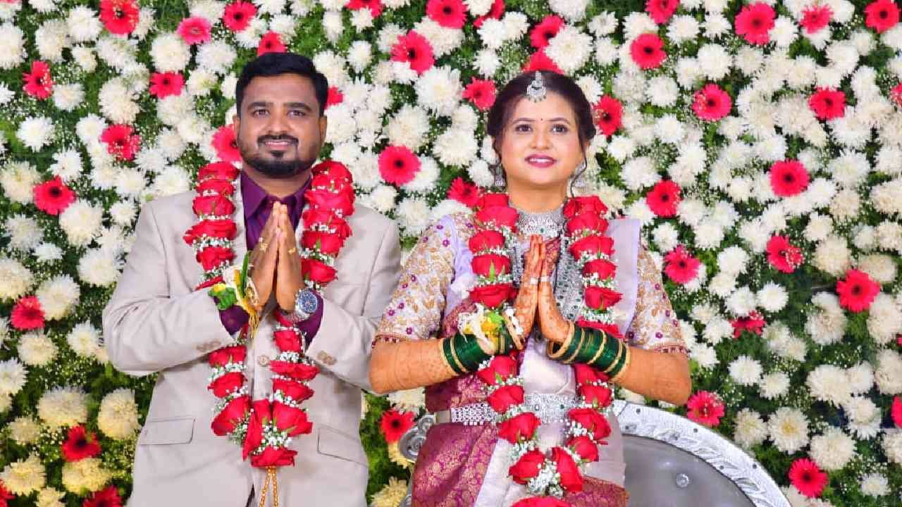 ವರದಕ್ಷಿಣೆ ಕಿರುಕುಳ ಮಾತ್ರವಲದಲೇ ಪತಿ ಗುರುರಾಜ್ ಬೇರೊಬ್ಬ ಯುವತಿ ಜತೆಗೆ ಲವ್ವಿಡವ್ವಿ ಆಡುತ್ತಿದ್ದು, ಅಕ್ಕನ ಮಗಳೊಟ್ಟಿಗೂ ಅತಿ ಸಲುಗೆಯಿಂದ ಇದ್ದನಂತೆ. ಇದರಿಂದ ನೊಂದ ಲತಾ ಡೆತ್​ ನೋಟ್  ಬರೆದಿಟ್ಟು ಭದ್ರಾವತಿಯ ಹಂಚಿನ ಸಿದ್ದಾಪುರದ ಭದ್ರಾ ಬಲದಂಡೆ ನಾಲೆಗೆ ಹಾರಿದ್ದಾಳೆ. 