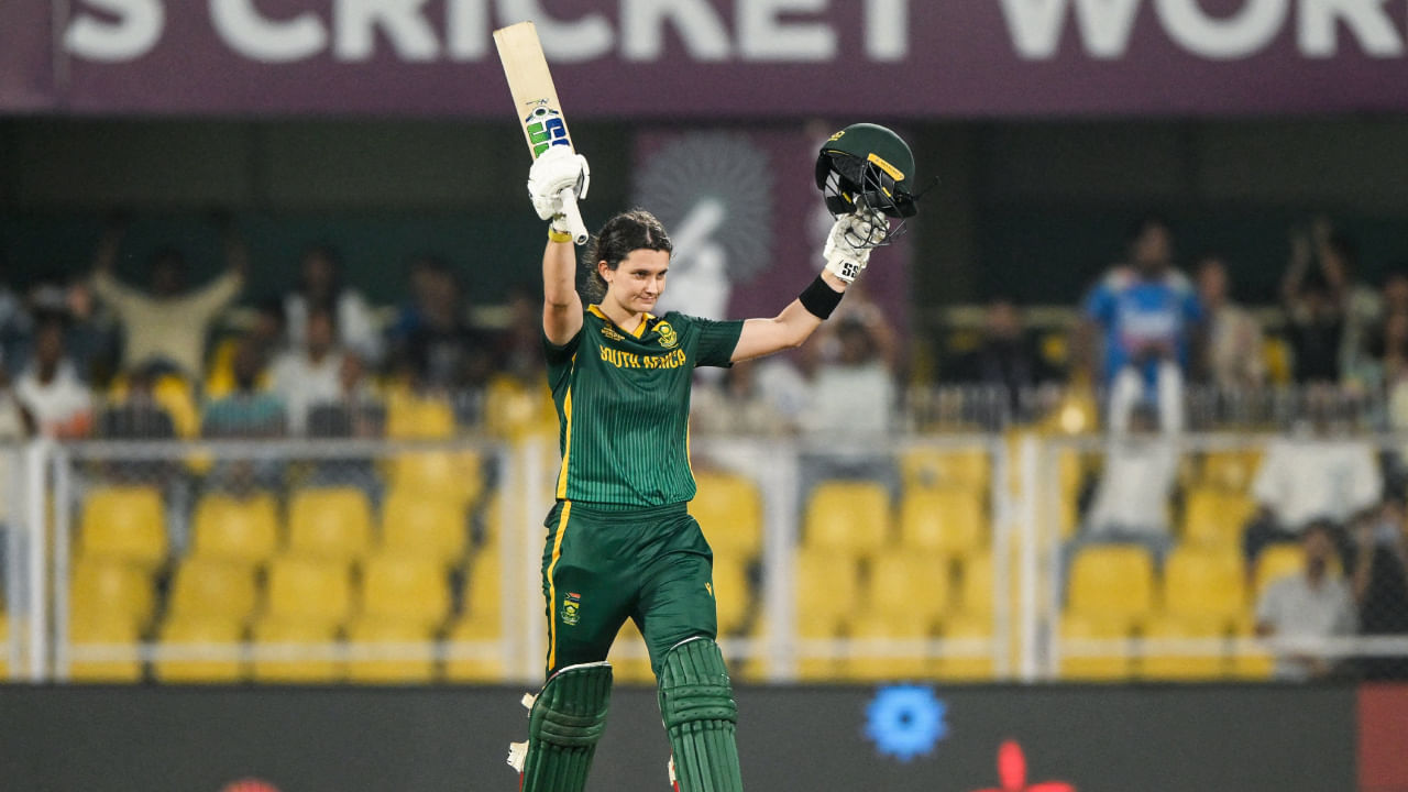 ವೋಲ್ವಾರ್ಡ್ಟ್, ಐಸಿಸಿ ರ್ಯಾಂಕಿಂಗ್ನಲ್ಲಿ ನಂಬರ್ 1 ಸ್ಥಾನಕ್ಕೇರಿದ್ದು ಮಾತ್ರವಲ್ಲದೆ ಐಸಿಸಿಯ ಅತ್ಯುತ್ತಮ ವಿಶ್ವಕಪ್ ತಂಡದ ನಾಯಕಿಯಾಗಿಯೂ ಆಯ್ಕೆಯಾದರು. ಮಹಿಳಾ ವಿಶ್ವಕಪ್ನಲ್ಲಿ ವೋಲ್ವಾರ್ಡ್ ಅವರ ಪ್ರದರ್ಶನದ ಬಗ್ಗೆ ಹೇಳುವುದಾದರೆ,, ಆಡಿದ ಒಂಬತ್ತು ಪಂದ್ಯಗಳಲ್ಲಿ 71.37 ಸರಾಸರಿಯಲ್ಲಿ 571 ರನ್ ಗಳಿಸಿದ್ದರು. ಇದರಲ್ಲಿ ಎರಡು ಶತಕಗಳು ಮತ್ತು ಮೂರು ಅರ್ಧಶತಕಗಳು ಸೇರಿದ್ದವು.