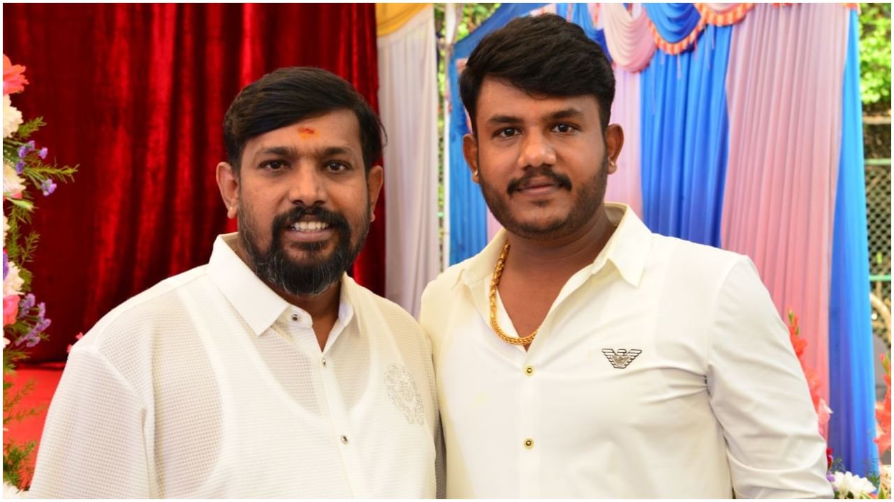 ಮೋಹನ್ ಬಾಬು ಅವರು ‘ಎಂ.ಬಿ. ಕ್ರಿಯೇಷನ್ಸ್’ ಸಂಸ್ಥೆಯ ಮೂಲಕ ‘ಲವ್ ಕೇಸ್’ ಸಿನಿಮಾ ನಿರ್ಮಾಣ ಮಾಡುತ್ತಿದ್ದಾರೆ. ಜೈಶ್ ನಿರ್ದೇಶನದ ಈ ಸಿನಿಮಾದ ಮುಹೂರ್ತ ಇಂದು (ನ.7) ಬಂಡೆ ಮಹಾಕಾಳಿ ದೇವಸ್ಥಾನದಲ್ಲಿ ನಡೆಯಿತು.