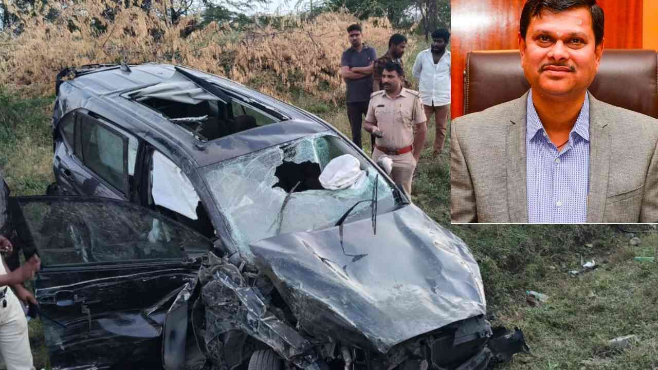ಕಲಬುರಗಿ ಜಿಲ್ಲೆಯ ಜೀವರ್ಗಿ ತಾಲೂಕಿನ ಗೌನಹಳ್ಳಿ ಕ್ರಾಸ್ ಬಳಿ ಸಂಭವಿಸಿದ ಕಾರು ಅಪಘಾತದಲ್ಲಿ ಕರ್ನಾಟಕ ರಾಜ್ಯ ಖನಿಜ ನಿಗಮದ ವ್ಯವಸ್ಥಾಪಕ ನಿರ್ದೇಶಕ ಐಎಎಸ್ ಅಧಿಕಾರಿ ಮಹಾಂತೇಶ್ ಬೀಳಗಿ ಸಾವನ್ನಪ್ಪಿದ್ದಾರೆ. 51 ವರ್ಷದ ಬೀಳಗಿ ಅವರು ಹಲವು ಜಿಲ್ಲೆಗಳಲ್ಲಿ ಜಿಲ್ಲಾಧಿಕಾರಿಯಾಗಿ ಕರ್ತವ್ಯ ನಿರ್ವಹಿಸಿದ್ದರು.