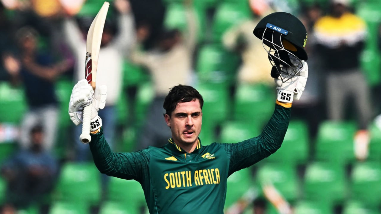 ಏಕದಿನ ಕ್ರಿಕೆಟ್ನ ಪಾದಾರ್ಪಣೆ ಪಂದ್ಯದಲ್ಲೇ 150 ರನ್ ಸಿಡಿಸಿ ವಿಶ್ವ ದಾಖಲೆ ನಿರ್ಮಿಸಿದ್ದ ಸೌತ್ ಆಫ್ರಿಕಾದ ಯುವ ದಾಂಡಿಗ ಮ್ಯಾಥ್ಯೂ ಬ್ರೀಟ್ಝ್ಕೆ ( Matthew Breetzke) ಇದೀಗ ಮತ್ತೊಂದು ವರ್ಲ್ಡ್ ರೆಕಾರ್ಡ್ಗೆ ಕೊರೊಳೊಡ್ಡಿದ್ದಾರೆ. ಅದು ಕೂಡ ಏಳೇ ಏಳು ಪಂದ್ಯಗಳ ಮೂಲಕ ಎಂಬುದು ವಿಶೇಷ.