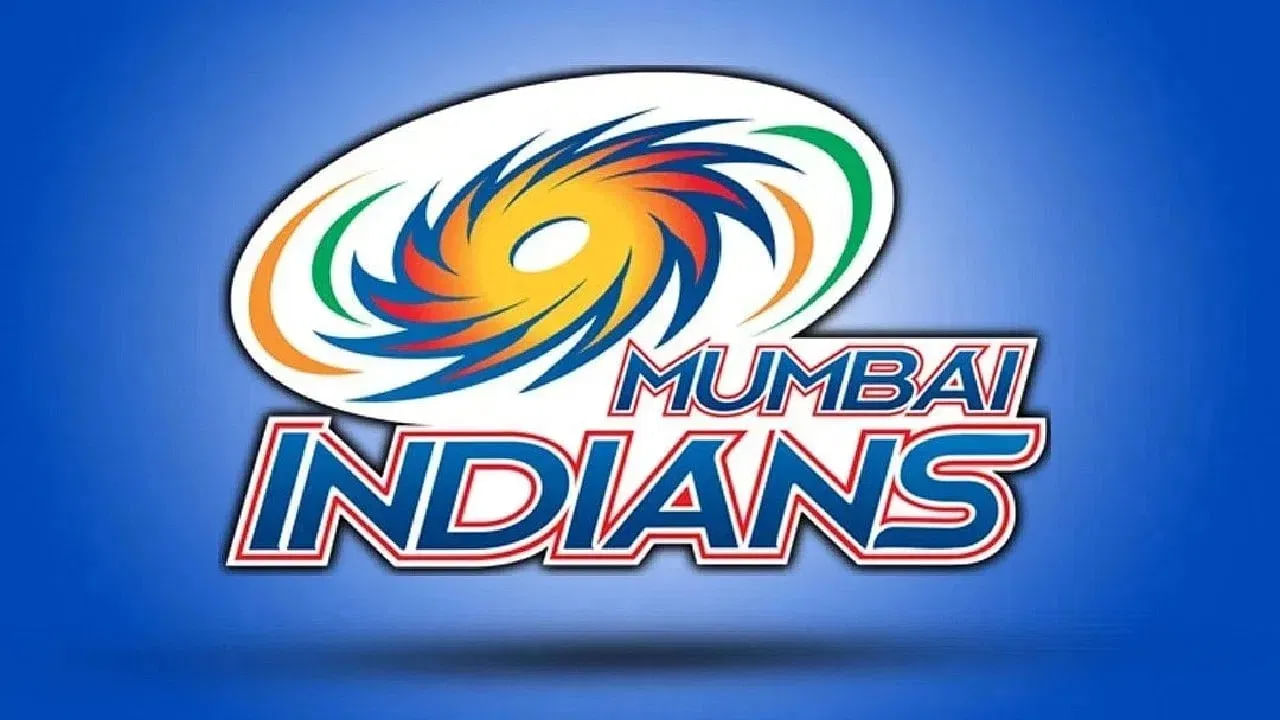 ಮುಂಬೈ ಇಂಡಿಯನ್ಸ್: ಹಾಲಿ ಚಾಂಪಿಯನ್ ಮುಂಬೈ ಇಂಡಿಯನ್ಸ್ ಫ್ರಾಂಚೈಸಿಯು ಒಟ್ಟು ಐವರು ಆಟಗಾರ್ತಿಯರನ್ನು ಉಳಿಸಿಕೊಂಡಿದೆ. ಇದೀಗ 5.75 ಕೋಟಿ ರೂ. ಪರ್ಸ್ ಮೊತ್ತ ಹೊಂದಿರುವ ಮುಂಬೈ ಇಂಡಿಯನ್ಸ್ ಫ್ರಾಂಚೈಸಿ ಹರಾಜಿನ ಮೂಲಕ ಒಟ್ಟು 13 ಆಟಗಾರ್ತಿಯರನ್ನು ಖರೀದಿಸಬಹುದು.