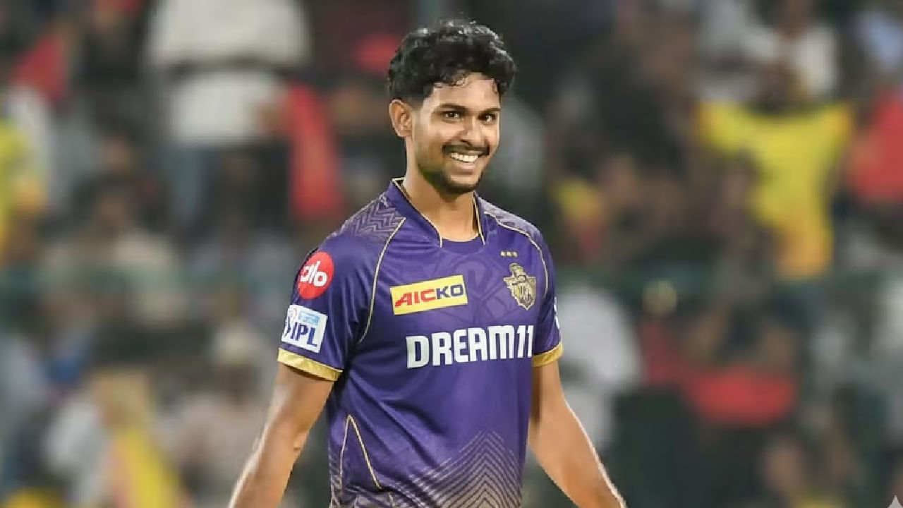 ಏಕೆಂದರೆ ಕೊಲ್ಕತ್ತಾ ನೈಟ್ ರೈಡರ್ಸ್ ತಂಡಕ್ಕೆ ವೇಗದ ಬೌಲರ್ನ ಅವಶ್ಯಕತೆಯಿದೆ. ಐಪಿಎಲ್ನಲ್ಲಿ ಈಗಾಗಲೇ ತನ್ನ ಸಾಮರ್ಥ್ಯವನ್ನು ತೆರೆದಿಟ್ಟಿರುವ ಪತಿರಾಣ ಅವರನ್ನು ಖರೀದಿಸುವುದು ಕೆಕೆಆರ್ಗೆ ಕಷ್ಟವೇನಲ್ಲ. ಏಕೆಂದರೆ ಹರಾಜಿನಲ್ಲಿ 64.30 ಕೋಟಿ ರೂ.ನೊಂದಿಗೆ ಕಾಣಿಸಿಕೊಳ್ಳಲಿರುವ ಕೆಕೆಆರ್ ಬೃಹತ್ ಮೊತ್ತದವರೆಗೆ ಬಿಡ್ಡಿಂಗ್ ನಡೆಸುವ ಸಾಧ್ಯತೆಯಿದೆ. ಈ ಮೂಲಕ ಕೊಲ್ಕತ್ತಾ ನೈಟ್ ರೈಡರ್ಸ್ ಫ್ರಾಂಚೈಸಿ ಬೇಬಿ ಮಲಿಂಗನನ್ನು ತನ್ನ ತೆಕ್ಕೆಗೆ ತೆಗೆದುಕೊಂಡರೂ ಅಚ್ಚರಿಪಡಬೇಕಿಲ್ಲ.