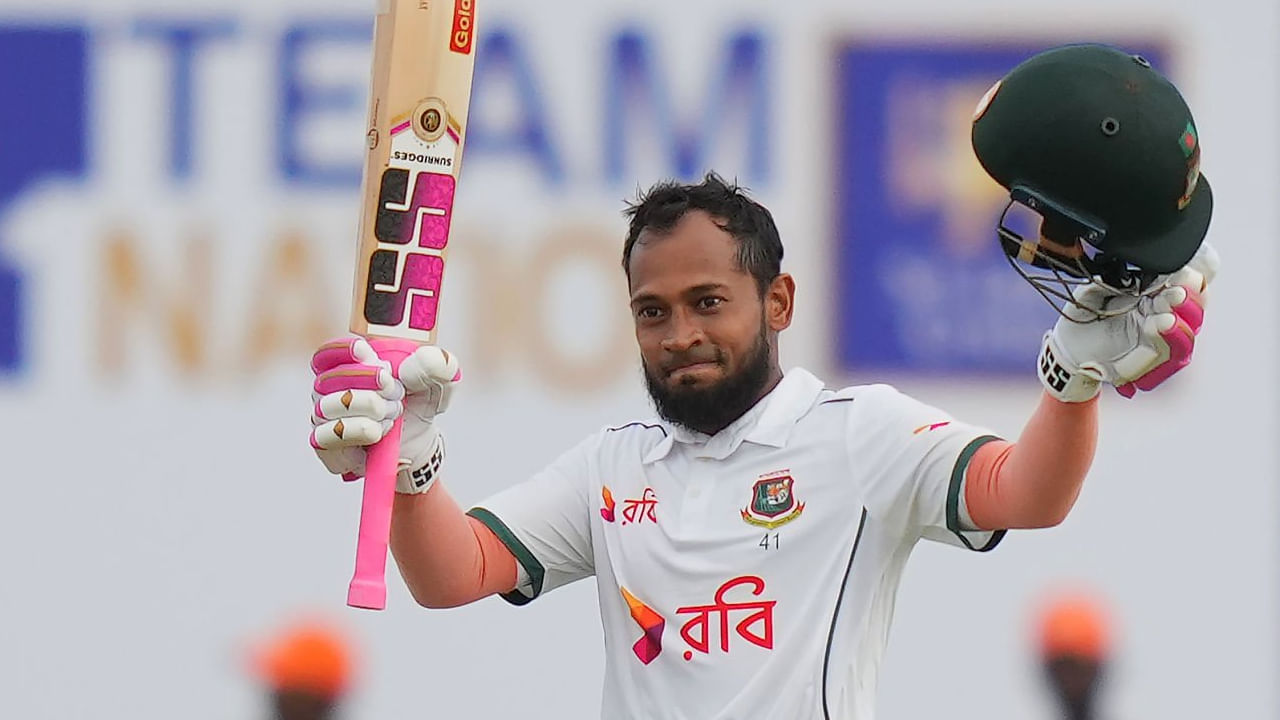 ಹಾಗೆಯೇ ಟೆಸ್ಟ್ ಕ್ರಿಕೆಟ್ ಇತಿಹಾಸದಲ್ಲೇ ಬಾಂಗ್ಲಾದೇಶ್ ಪರ ಅತ್ಯಧಿಕ ಎಸೆತಗಳನ್ನು ಎದುರಿಸಿದ ದಾಖಲೆ ಮುಶ್ಫಿಕುರ್ ರಹೀಮ್ ಹೆಸರಿನಲ್ಲಿದೆ. ಮುಶ್ಫಿಕುರ್ ಈವರೆಗೆ 13121* ಎಸೆತಗಳನ್ನು ಎದುರಿಸಿ ಈ ದಾಖಲೆ ನಿರ್ಮಿಸಿದ್ದಾರೆ. ಅಷ್ಟೇ ಅಲ್ಲದೆ ಬಾಂಗ್ಲಾ ಪರ ಟೆಸ್ಟ್​ನಲ್ಲಿ ದ್ವಿಶತಕ ಬಾರಿಸಿದ ಮೊದಲ ಬ್ಯಾಟರ್ ಕೂಡ ಮುಶ್ಫಿಕುರ್ ರಹೀಮ್.