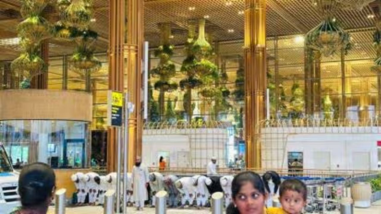 ನಮಾಜ್​ ವಿಡಿಯೋ ವೈರಲ್​: ಏರ್​ಪೋರ್ಟ್​ ಆಡಳಿತ ಮಂಡಳಿ ಅಲರ್ಟ್; ಕೈಗೊಂಡ ಕ್ರಮ ಏನು?