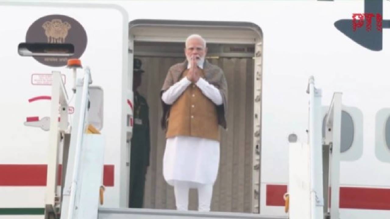 Video: ಜಿ20 ಶೃಂಗಸಭೆ: ದಕ್ಷಿಣ ಆಫ್ರಿಕಾಗೆ 3 ದಿನಗಳ ಪ್ರವಾಸ ಹೊರಟ ಪ್ರಧಾನಿ ಮೋದಿ Video: ಜಿ20 ಶೃಂಗಸಭೆ: ದಕ್ಷಿಣ ಆಫ್ರಿಕಾಗೆ 3 ದಿನಗಳ ಪ್ರವಾಸ ಹೊರಟ ಪ್ರಧಾನಿ ಮೋದಿ