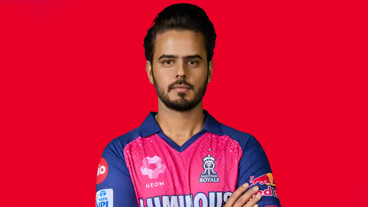 ನಿತೀಶ್ ರಾಣಾ: ಐಪಿಎಲ್ 2025 ರಲ್ಲಿ ರಾಜಸ್ಥಾನ್ ರಾಯಲ್ಸ್  ಪರ ಕಣಕ್ಕಿಳಿದಿದ್ದ ನಿತೀಶ್ ರಾಣಾ ಮುಂದಿನ ಸೀಸನ್​ನಲ್ಲಿ ಡೆಲ್ಲಿ ಕ್ಯಾಪಿಟಲ್ಸ್ ತಂಡದಲ್ಲಿ ಕಾಣಿಸಿಕೊಳ್ಳಲಿದ್ದಾರೆ. ಡೆಲ್ಲಿ ಕ್ಯಾಪಿಟಲ್ಸ್ ಫ್ರಾಂಚೈಸಿಯು ಬರೋಬ್ಬರಿ 4.2 ಕೋಟಿ ರೂ. ನೀಡಿ ಆರ್​ಆರ್ ತಂಡದಿಂದ ನಿತೀಶ್ ರಾಣಾ ಅವರನ್ನು ಖರೀದಿಸಿದೆ.