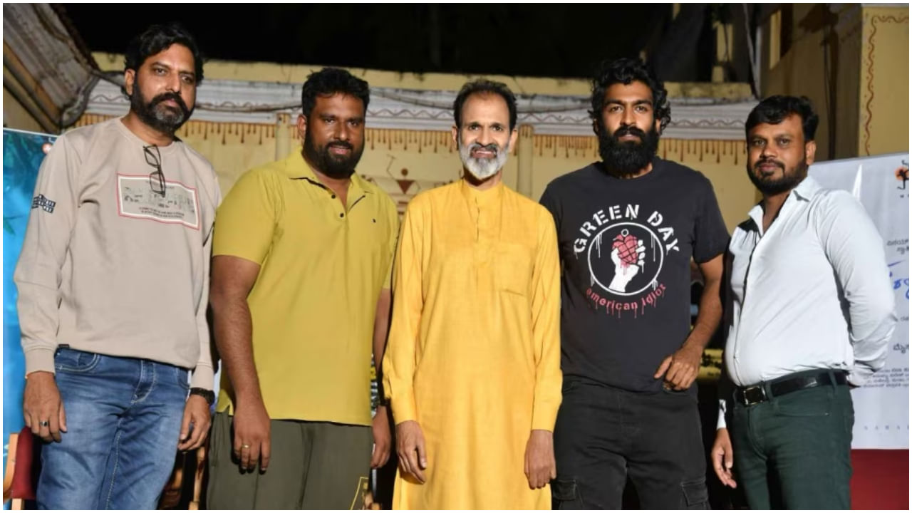 ರಾಘವೇಂದ್ರ ರಾಜ್ಕುಮಾರ್ ಅವರು ಈ ಸಿನಿಮಾದ ವಿಶೇಷ ಪಾತ್ರದಲ್ಲಿ ಅಭಿನಯಿಸಿದ್ದಾರೆ. ರಾಜೇಶ್ ನಟರಂಗ, ಸಾಧುಕೋಕಿಲ, ಅರುಣಾ ಬಾಲರಾಜ್ ಮುಂತಾದವರು ಕೂಡ ಈ ಸಿನಿಮಾದ ಪಾತ್ರವರ್ಗದಲ್ಲಿ ಇದ್ದಾರೆ.