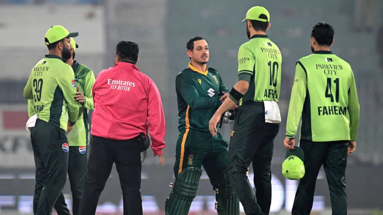 PAK vs SA: ಆಫ್ರಿಕಾ ವಿರುದ್ಧ ಟಿ20 ಸರಣಿ ಜೊತೆಗೆ ಏಕದಿನ ಸರಣಿಯನ್ನು ಗೆದ್ದ ಪಾಕಿಸ್ತಾನ PAK vs SA: ಆಫ್ರಿಕಾ ವಿರುದ್ಧ ಟಿ20 ಸರಣಿ ಜೊತೆಗೆ ಏಕದಿನ ಸರಣಿಯನ್ನು ಗೆದ್ದ ಪಾಕಿಸ್ತಾನ