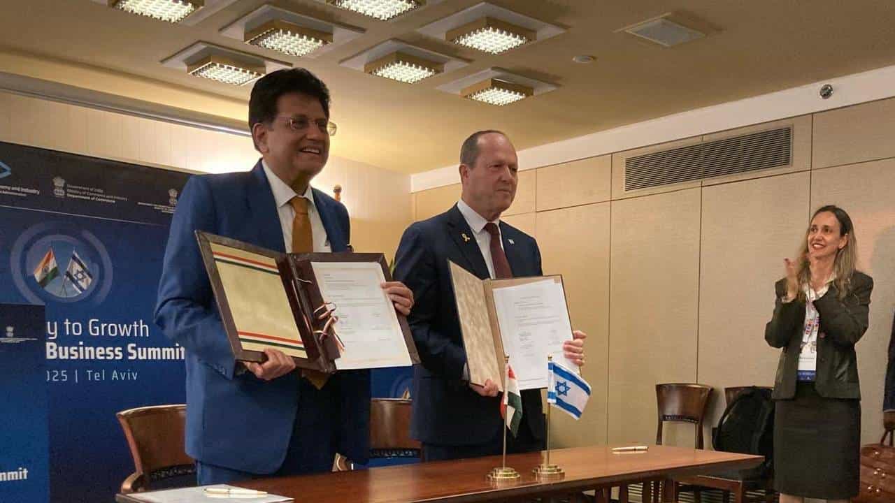 ಭಾರತ-ಇಸ್ರೇಲ್ ನಡುವೆ ಮುಕ್ತ ವ್ಯಾಪಾರ ಒಪ್ಪಂದಕ್ಕೆ ವೇದಿಕೆ ಸಜ್ಜು; ಮಾರ್ಗಸೂಚಿಗೆ ಎರಡೂ ದೇಶಗಳಿಂದ ಸಹಿ ಭಾರತ-ಇಸ್ರೇಲ್ ನಡುವೆ ಮುಕ್ತ ವ್ಯಾಪಾರ ಒಪ್ಪಂದಕ್ಕೆ ವೇದಿಕೆ ಸಜ್ಜು; ಮಾರ್ಗಸೂಚಿಗೆ ಎರಡೂ ದೇಶಗಳಿಂದ ಸಹಿ