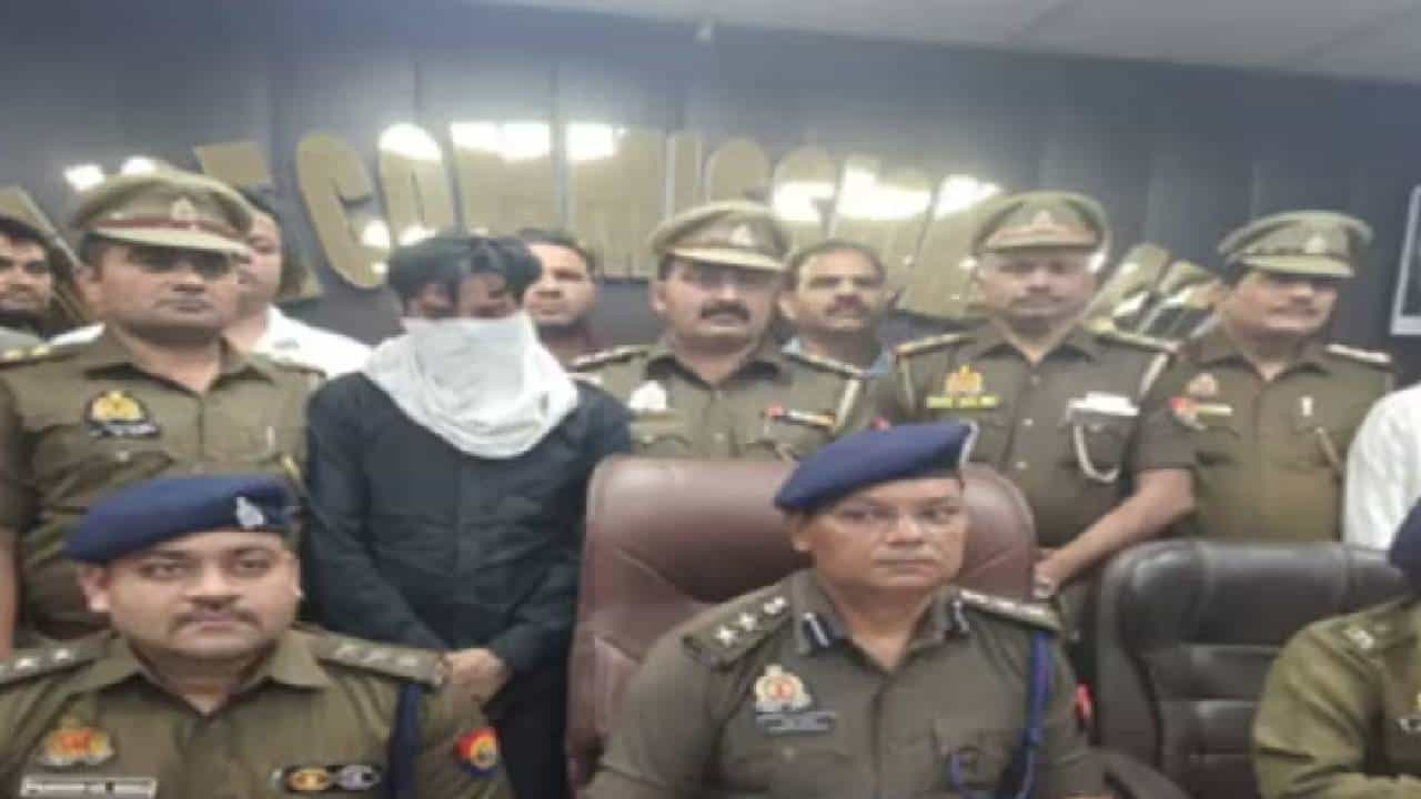 ನೋಯ್ಡಾ: ಬಸ್ಸಿನೊಳಗೆ ಪ್ರೇಯಸಿಯ ಶಿರಚ್ಛೇದ ಮಾಡಿದ್ದ ಪ್ರಿಯಕರ ಹೇಳಿದ್ದೇನು?