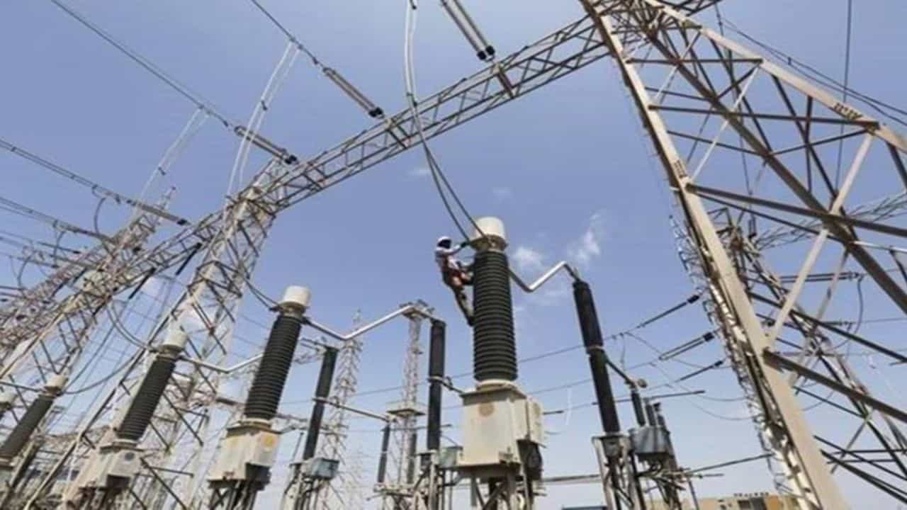 Bengaluru Power Cut: ಈ ಪ್ರದೇಶಗಳಲ್ಲಿ ನಾಳೆ ವಿದ್ಯುತ್ ವ್ಯತ್ಯಯ Bengaluru Power Cut: ಈ ಪ್ರದೇಶಗಳಲ್ಲಿ ನಾಳೆ ವಿದ್ಯುತ್ ವ್ಯತ್ಯಯ