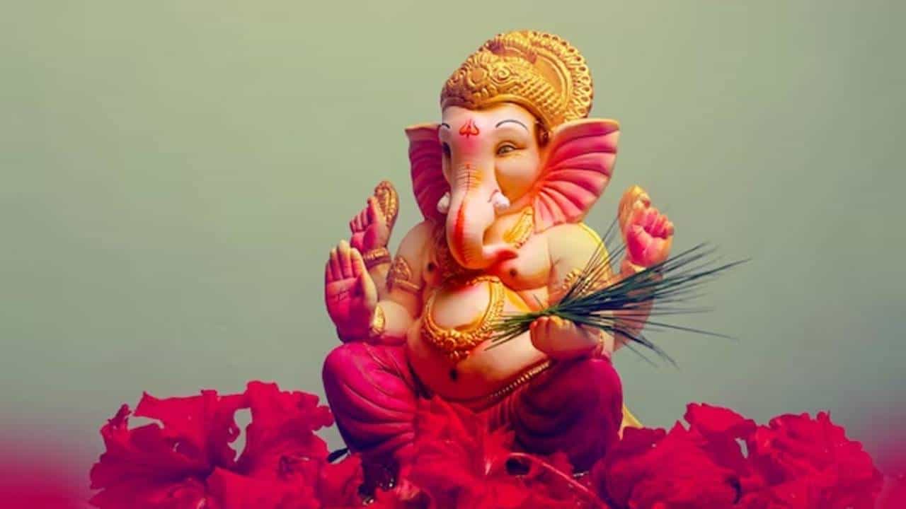 Powerful Mantras: ಹೆಚ್ಚುತ್ತಿರುವ ಸಾಲದಿಂದ ಮುಕ್ತಿ ಪಡೆಯಲು ಬಯಸುವಿರಾ? ಈ ಶಕ್ತಿಯುತ ಮಂತ್ರ ಪಠಿಸಿ Powerful Mantras: ಹೆಚ್ಚುತ್ತಿರುವ ಸಾಲದಿಂದ ಮುಕ್ತಿ ಪಡೆಯಲು ಬಯಸುವಿರಾ? ಈ ಶಕ್ತಿಯುತ ಮಂತ್ರ ಪಠಿಸಿ