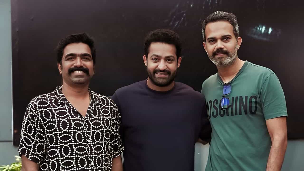 ಎನ್ಟಿಆರ್-ನೀಲ್ ಸಿನಿಮಾ ನಿಂತಿದೆ ಎಂದವರಿಗೆ ರವಿ ಬಸ್ರೂರು ಕೊಟ್ಟರು ಉತ್ತರ ಎನ್ಟಿಆರ್-ನೀಲ್ ಸಿನಿಮಾ ನಿಂತಿದೆ ಎಂದವರಿಗೆ ರವಿ ಬಸ್ರೂರು ಕೊಟ್ಟರು ಉತ್ತರ