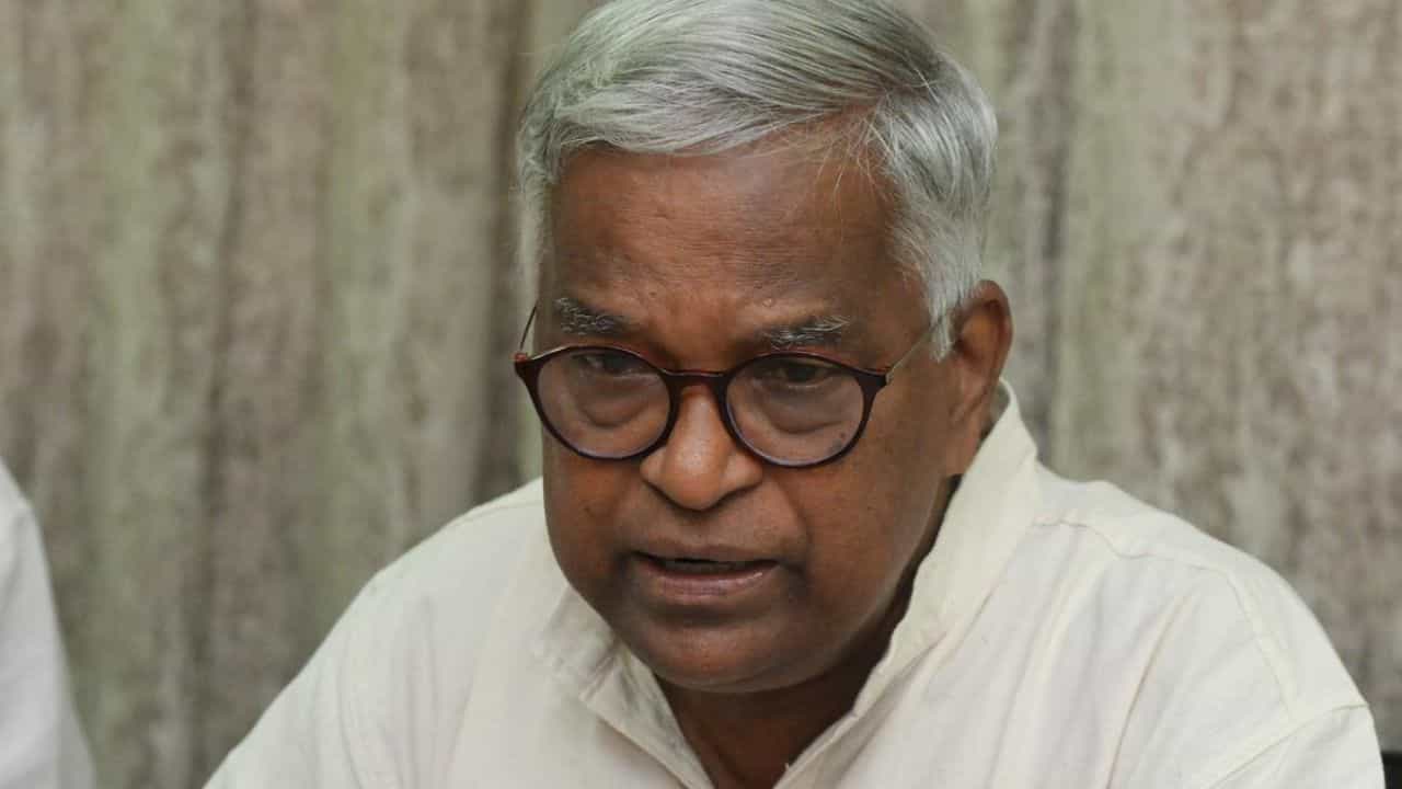 ಯಕ್ಷಗಾನ ಕಲಾವಿದರಲ್ಲಿ ಬಹುತೇಕರು ಸಲಿಂಗಿಗಳು: ಪುರುಷೋತ್ತಮ ಬಿಳಿಮಲೆ ವಿವಾದಾತ್ಮಕ ಹೇಳಿಕೆ ಯಕ್ಷಗಾನ ಕಲಾವಿದರಲ್ಲಿ ಬಹುತೇಕರು ಸಲಿಂಗಿಗಳು: ಪುರುಷೋತ್ತಮ ಬಿಳಿಮಲೆ ವಿವಾದಾತ್ಮಕ ಹೇಳಿಕೆ