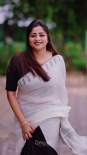 ಡಿಂಪಲ್ ಕ್ವೀನ್​ ಹೊಸ ವಿಡಿಯೋ ಎಲ್ಲರೂ ಫ್ಲ್ಯಾಟ್